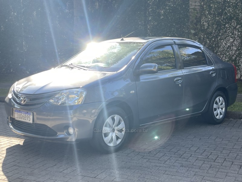 ETIOS 1.5 XS 16V FLEX 4P MANUAL - 2013 - CAXIAS DO SUL