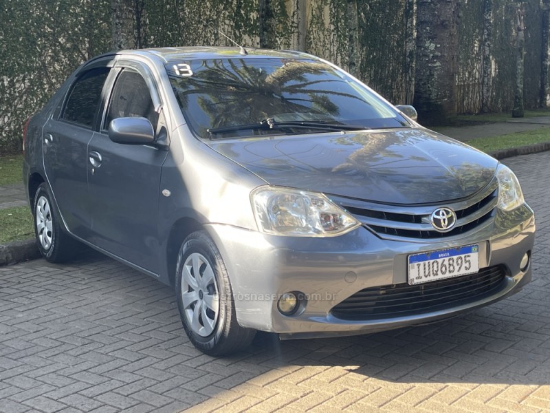 etios 1.5 xs 16v flex 4p manual 2013 caxias do sul