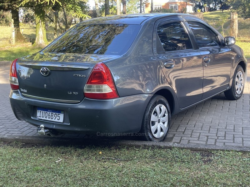 ETIOS 1.5 XS 16V FLEX 4P MANUAL - 2013 - CAXIAS DO SUL