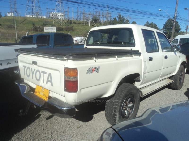 HILUX 2.8 DLX 4X4 CD 8V DIESEL 4P MANUAL - 1999 - FARROUPILHA