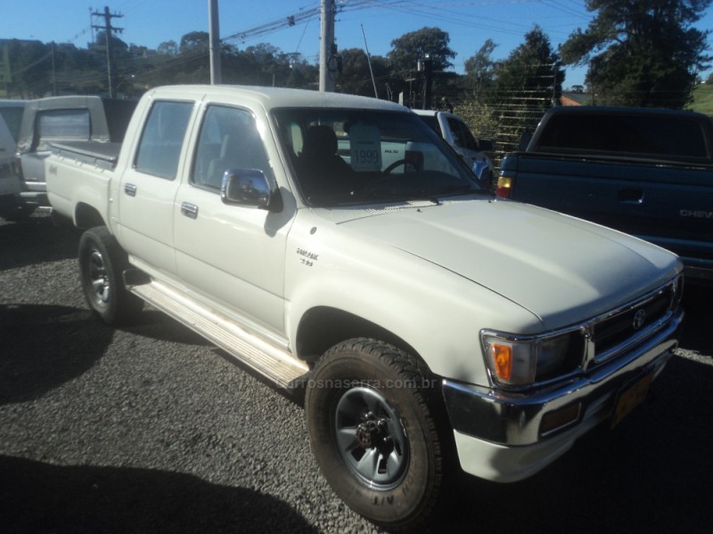 HILUX 2.8 DLX 4X4 CD 8V DIESEL 4P MANUAL - 1999 - FARROUPILHA