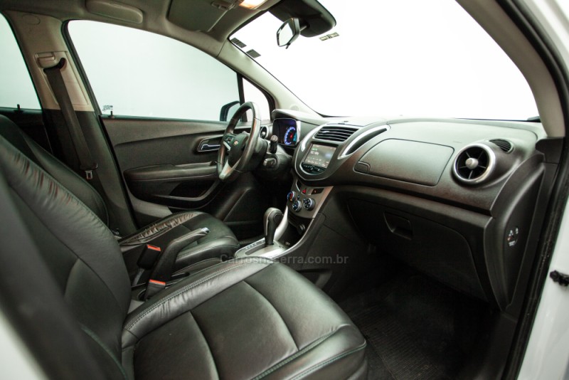 TRACKER 1.8 MPFI LTZ 4X2 16V FLEX 4P AUTOMÁTICO - 2015 - CARLOS BARBOSA