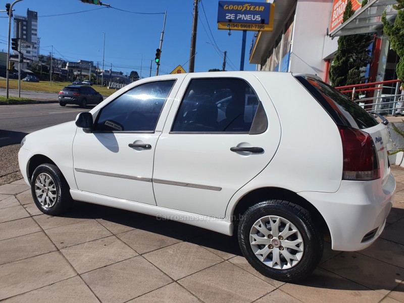 PALIO 1.0 MPI FIRE CELEBRATION 8V FLEX 4P MANUAL - 2013 - FARROUPILHA