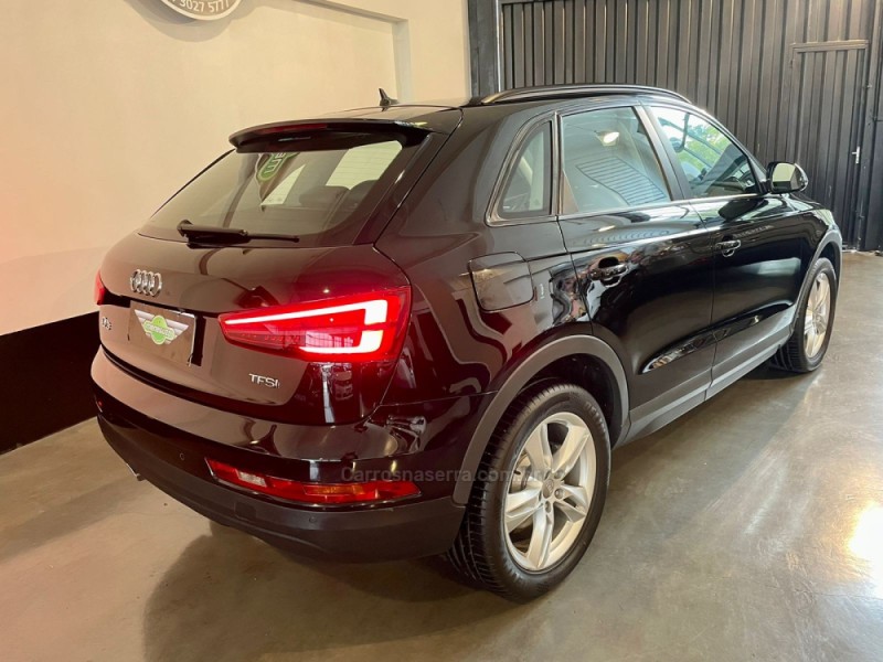 Q3 1.4 TFSI AMBIENTE GASOLINA 4P S TRONIC - 2016 - CAXIAS DO SUL