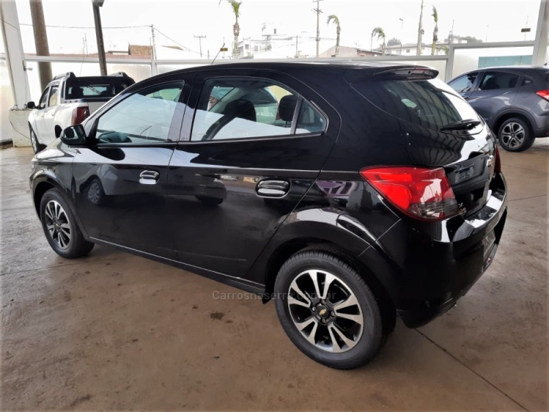 ONIX 1.4 MPFI LTZ 8V FLEX 4P MANUAL - 2016 - VACARIA