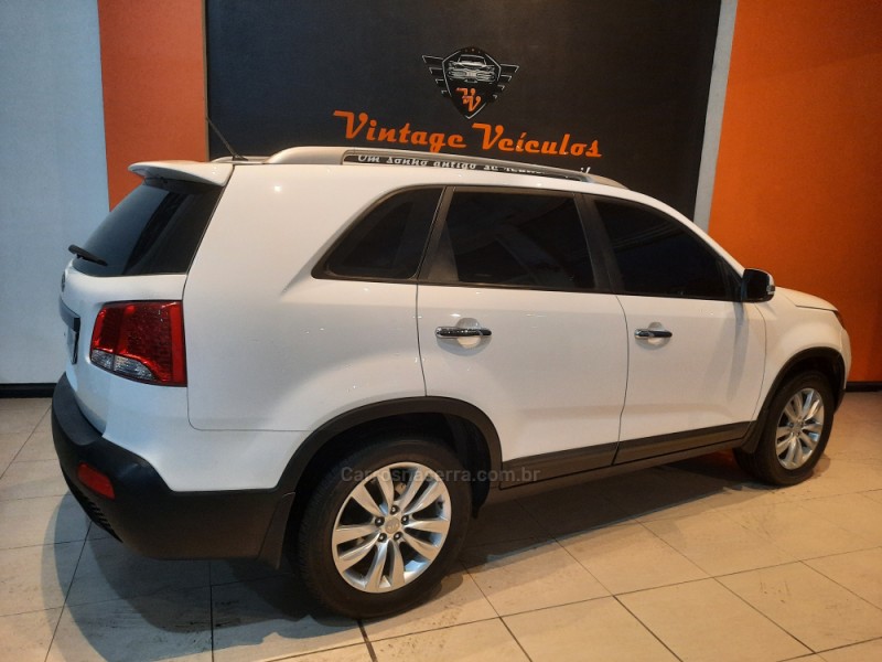 SORENTO 2.4 EX2 4X2 16V GASOLINA 4P AUTOMÁTICO - 2013 - CAXIAS DO SUL
