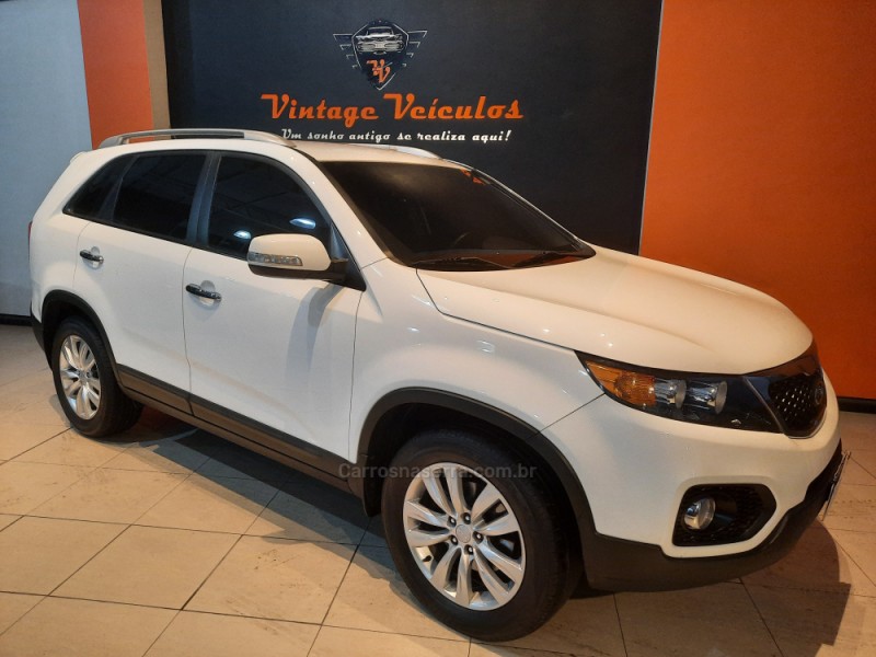 SORENTO 2.4 EX2 4X2 16V GASOLINA 4P AUTOMÁTICO - 2013 - CAXIAS DO SUL