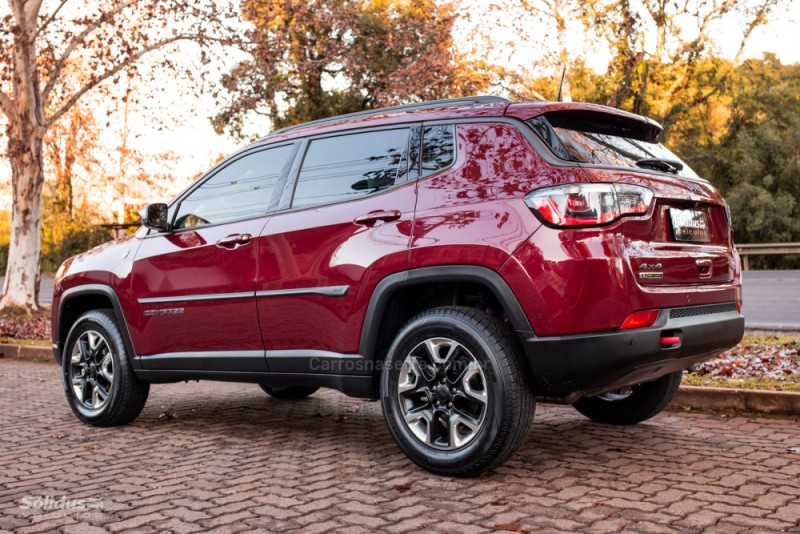 COMPASS 2.0 16V DIESEL TRAILHAWK 4X4 AUTOMÁTICO - 2017 - DOIS IRMãOS