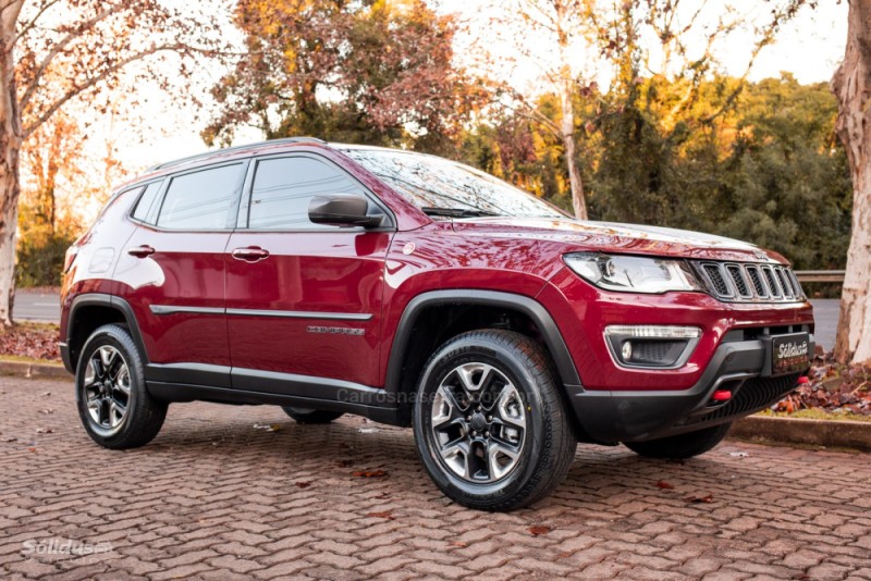 COMPASS 2.0 16V DIESEL TRAILHAWK 4X4 AUTOMÁTICO - 2017 - DOIS IRMãOS