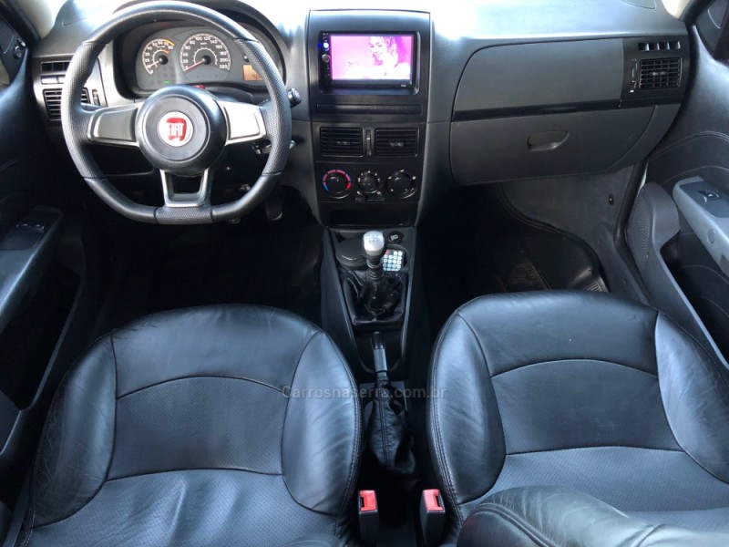 PALIO 1.4 MPI ATTRACTIVE WEEKEND 8V FLEX 4P MANUAL - 2011 - TRêS COROAS