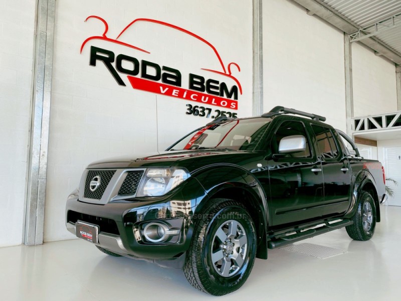 FRONTIER 2.5 SV ATTACK 10 ANOS 4X4 CD TURBO ELETRONIC DIESEL 4P MANUAL