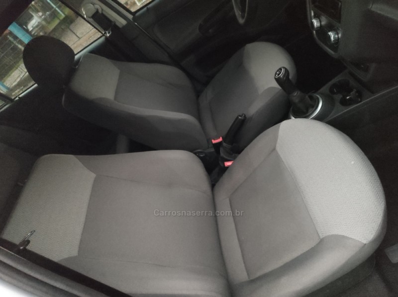 VOYAGE 1.0 MI 8V FLEX 4P MANUAL - 2010 - IGREJINHA