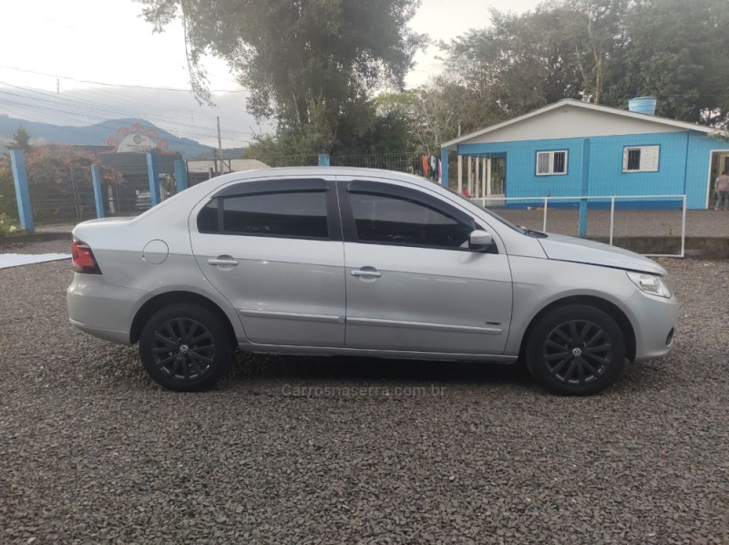 VOYAGE 1.0 MI 8V FLEX 4P MANUAL - 2010 - IGREJINHA