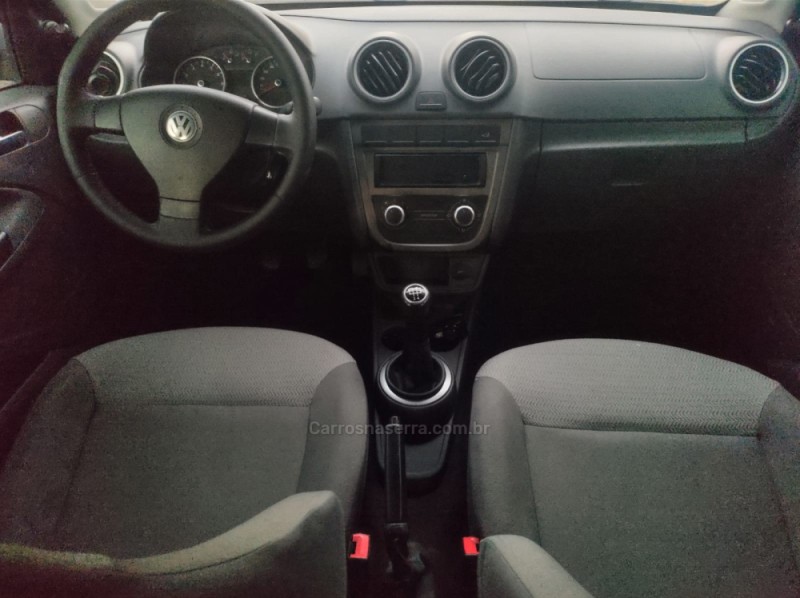 VOYAGE 1.0 MI 8V FLEX 4P MANUAL - 2010 - IGREJINHA