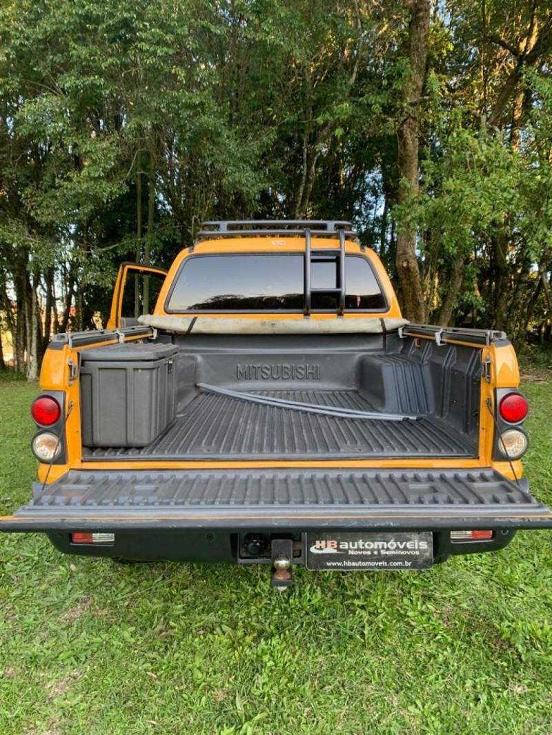 L200 OUTDOOR 2.5 HPE 4X4 CD 8V TURBO INTERCOOLER DIESEL 4P MANUAL - 2009 - NOVA PETRóPOLIS