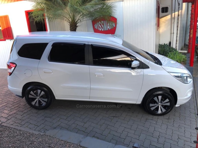 SPIN 1.8 LT 8V FLEX 4P MANUAL - 2015 - TRêS COROAS