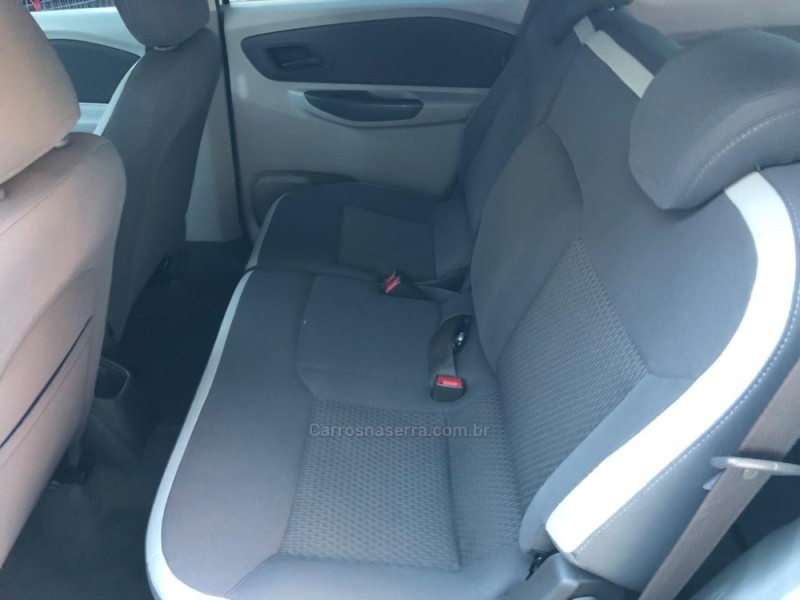 SPIN 1.8 LT 8V FLEX 4P MANUAL - 2015 - TRêS COROAS