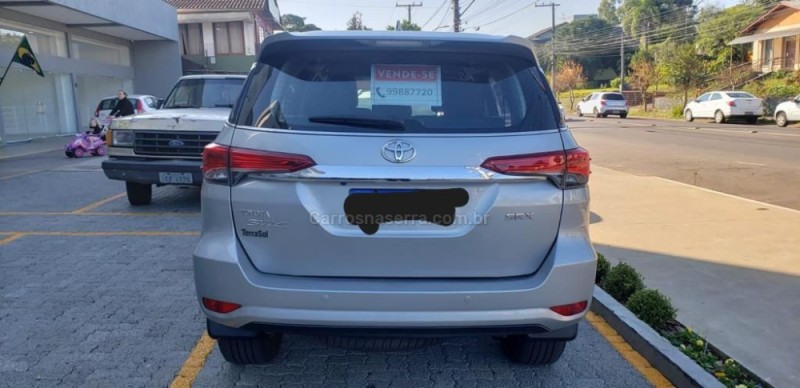 HILUX SW4 2.8 SRX 4X4 7 LUGARES 16V TURBO INTERCOOLER DIESEL 4P AUTOMÁTICO - 2017 - FELIZ