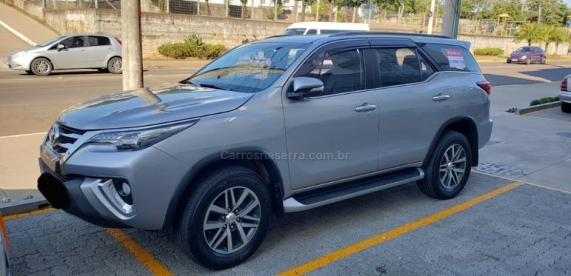 HILUX SW4 2.8 SRX 4X4 7 LUGARES 16V TURBO INTERCOOLER DIESEL 4P AUTOMÁTICO