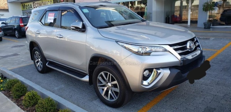HILUX SW4 2.8 SRX 4X4 7 LUGARES 16V TURBO INTERCOOLER DIESEL 4P AUTOMÁTICO - 2017 - FELIZ