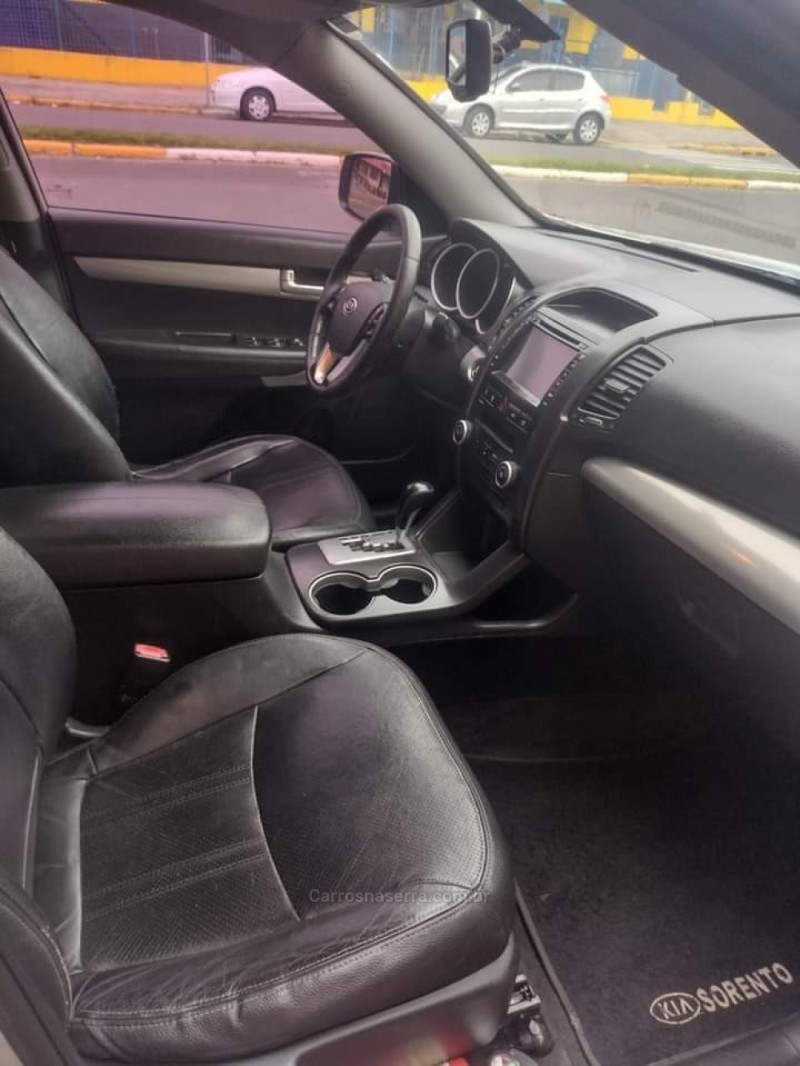 SORENTO 3.5 S.555 V6 4X2 24V GASOLINA 4P AUTOMATICO - 2011 - PAROBé
