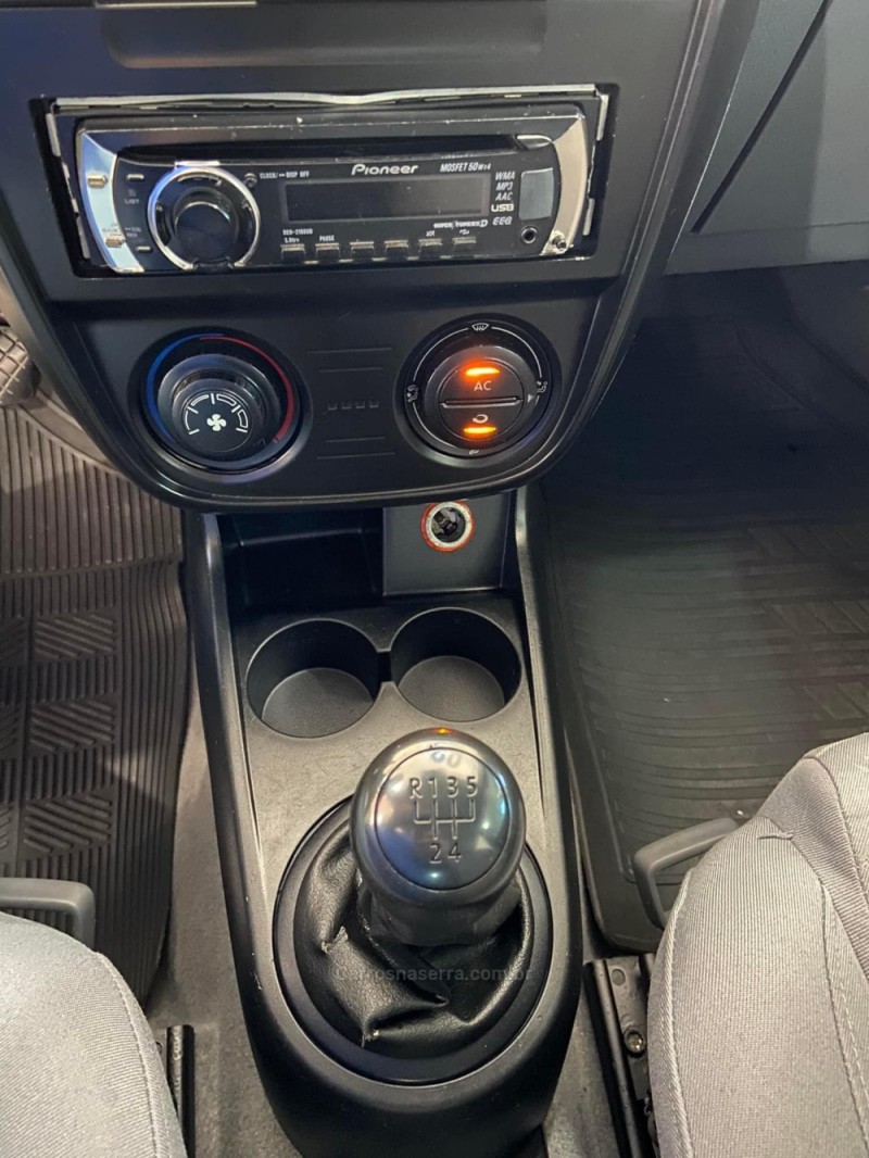 SPACEFOX 1.6 MI 8V FLEX 4P MANUAL - 2009 - IGREJINHA