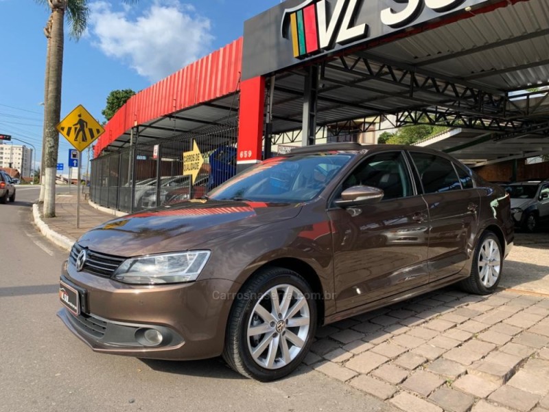 JETTA 2.0 COMFORTLINE FLEX 4P TIPTRONIC - 2014 - CAXIAS DO SUL