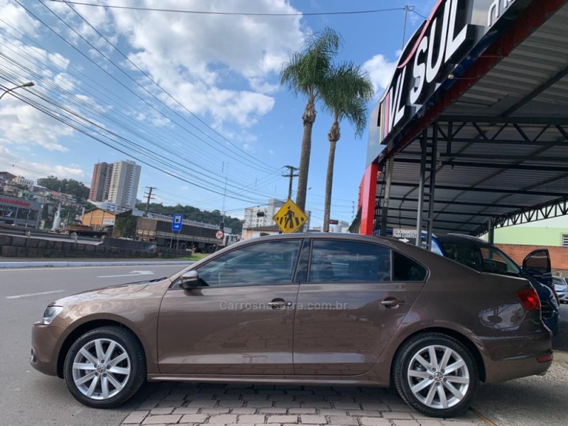 JETTA 2.0 COMFORTLINE FLEX 4P TIPTRONIC - 2014 - CAXIAS DO SUL