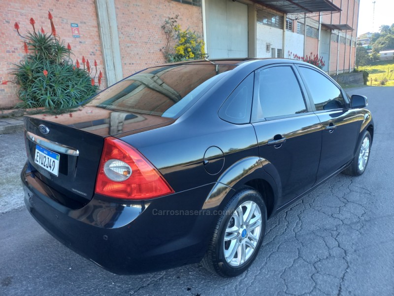 FOCUS 2.0 GLX SEDAN 16V GASOLINA 4P AUTOMÁTICO - 2011 - FARROUPILHA