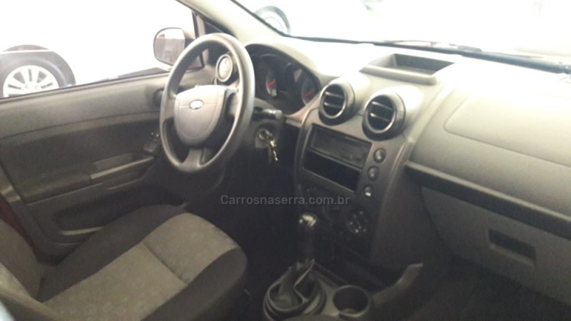 FIESTA 1.0 MPI CLASS 8V FLEX 4P MANUAL - 2013 - NOVA PETRóPOLIS