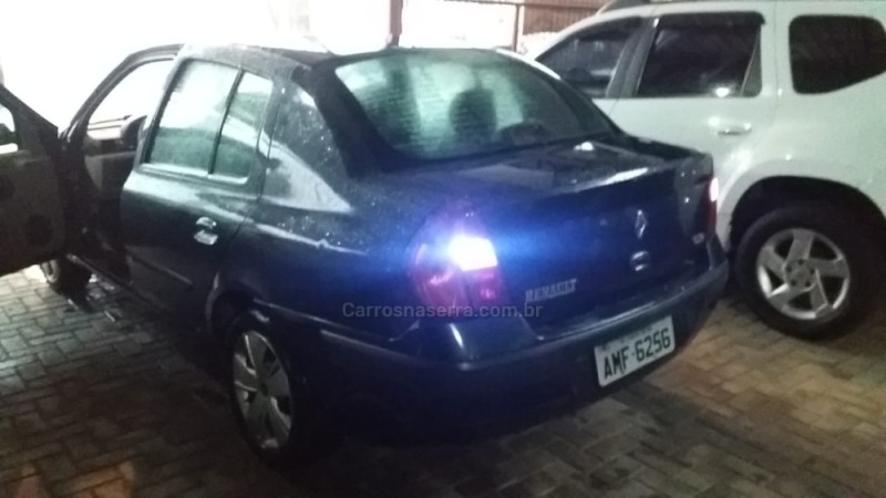 CLIO 1.6 EXPRESSION 16V GASOLINA 4P MANUAL - 2004 - CAXIAS DO SUL