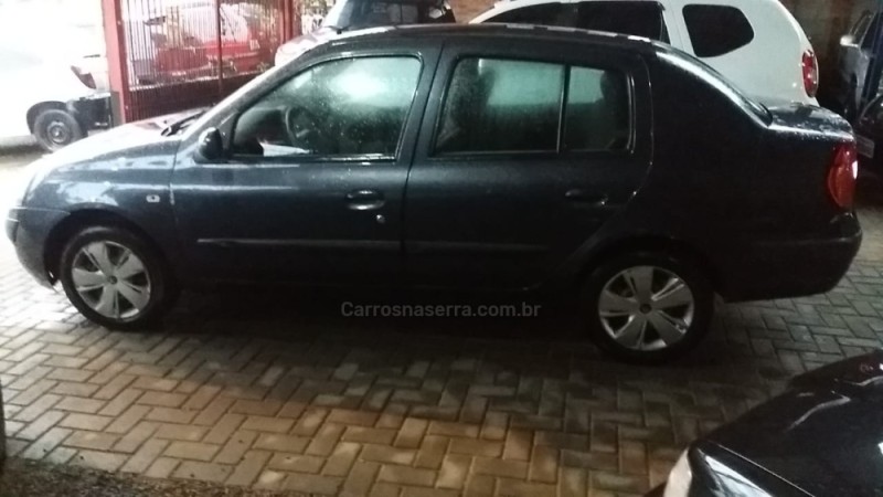 CLIO 1.6 EXPRESSION 16V GASOLINA 4P MANUAL - 2004 - CAXIAS DO SUL