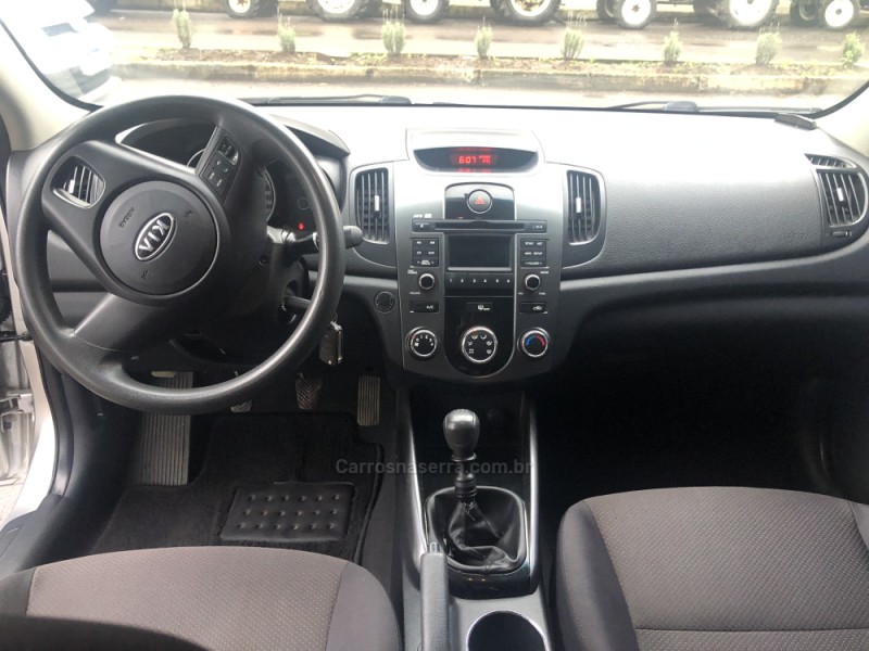 CERATO 1.6 EX3 SEDAN 16V GASOLINA 4P MANUAL - 2012 - VALE REAL