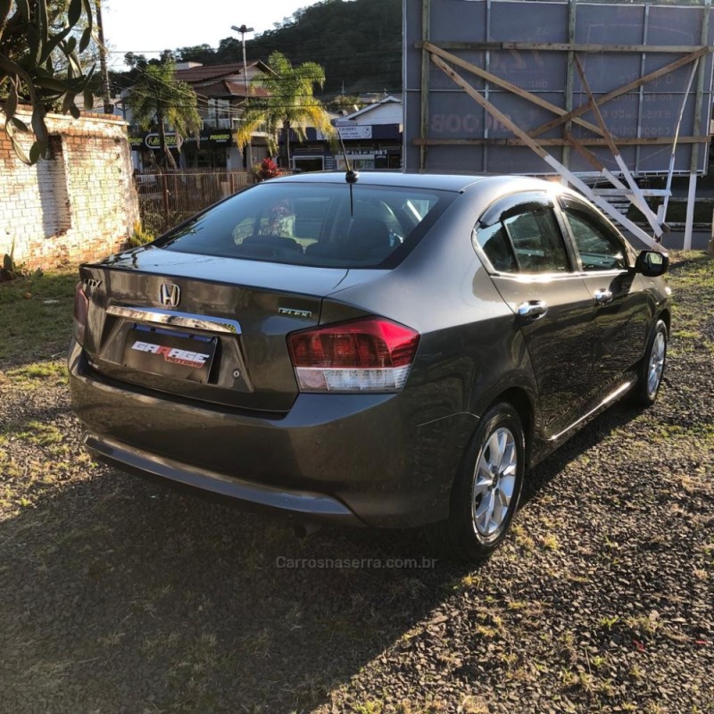 CITY 1.5 LX 16V FLEX 4P MANUAL - 2010 - PAROBé