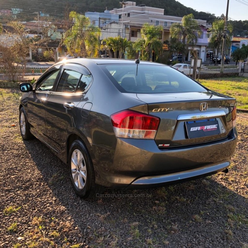 CITY 1.5 LX 16V FLEX 4P MANUAL - 2010 - PAROBé