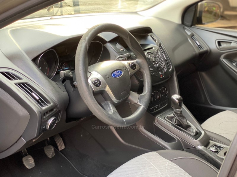 FOCUS 1.6 SE 16V FLEX 4P MANUAL - 2015 - PAROBé