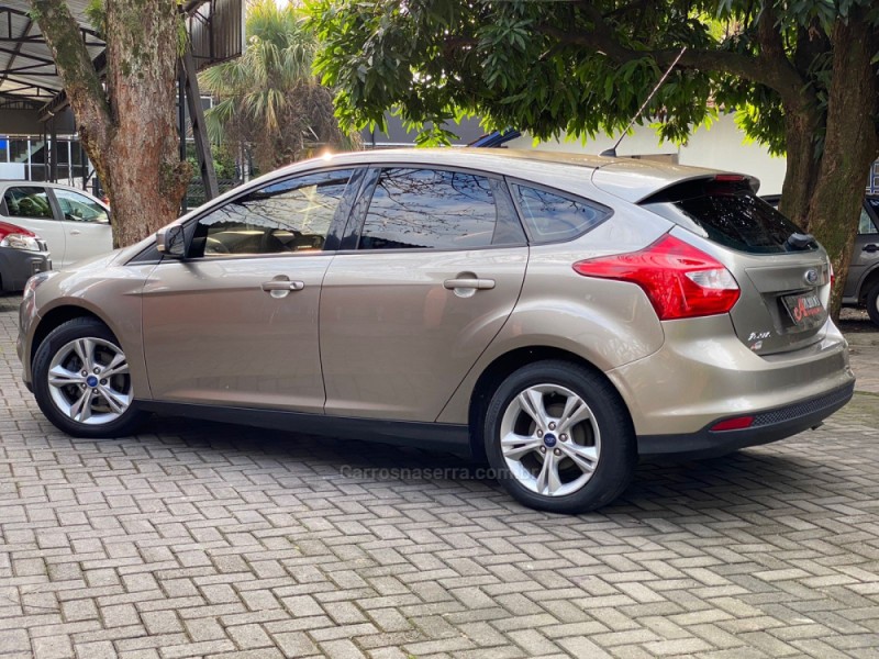 FOCUS 1.6 SE 16V FLEX 4P MANUAL - 2015 - PAROBé