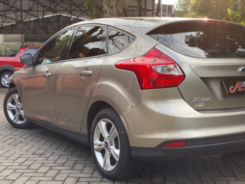 FOCUS 1.6 SE 16V FLEX 4P MANUAL - 2015 - PAROBé
