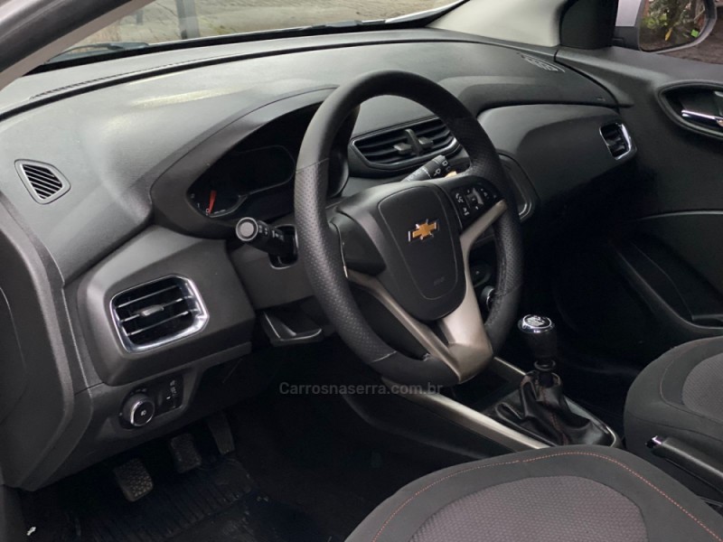 ONIX 1.4 MPFI LTZ 8V FLEX 4P MANUAL - 2016 - PAROBé