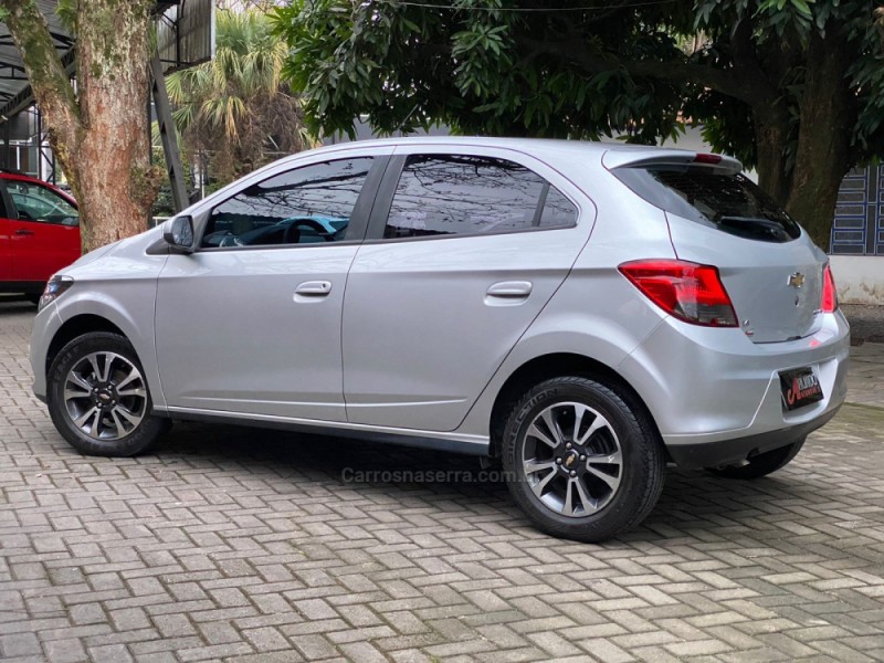 ONIX 1.4 MPFI LTZ 8V FLEX 4P MANUAL - 2016 - PAROBé