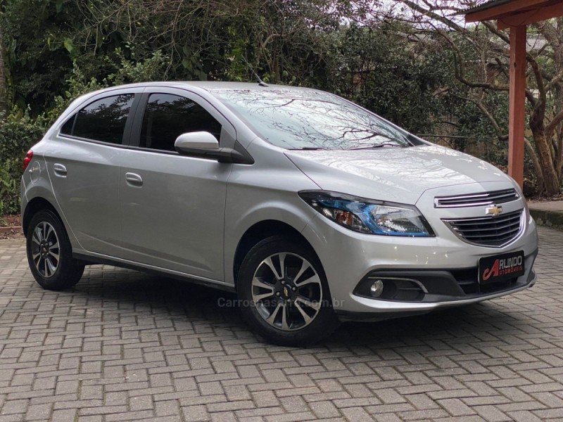ONIX 1.4 MPFI LTZ 8V FLEX 4P MANUAL - 2016 - PAROBé