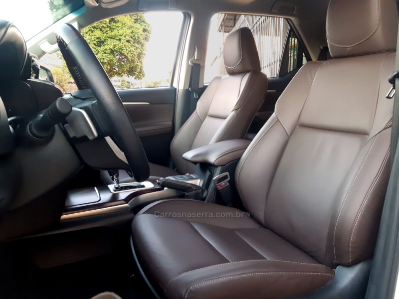 HILUX SW4 2.8 SRX 4X4 7 LUGARES 16V TURBO INTERCOOLER DIESEL 4P AUTOMÁTICO - 2020 - CAXIAS DO SUL