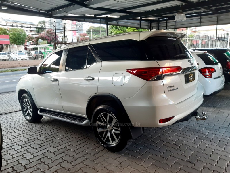 HILUX SW4 2.8 SRX 4X4 7 LUGARES 16V TURBO INTERCOOLER DIESEL 4P AUTOMÁTICO - 2020 - CAXIAS DO SUL