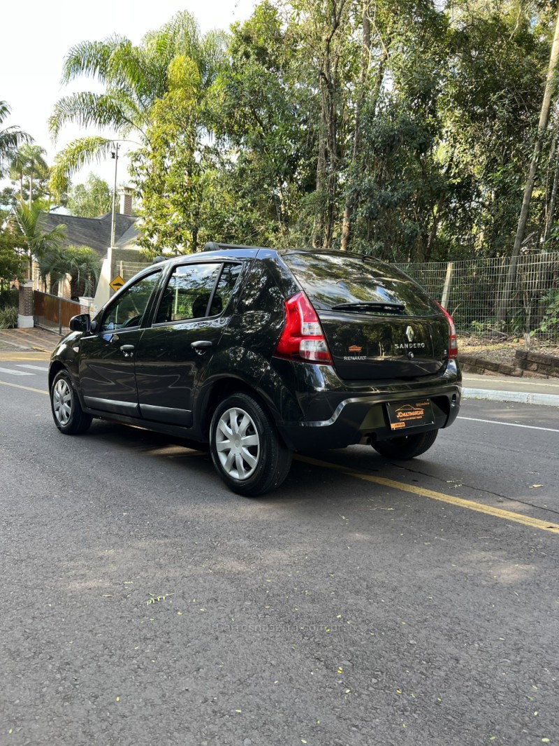 SANDERO 1.6 EXPRESSION 16V FLEX 4P MANUAL - 2012 - LAJEADO