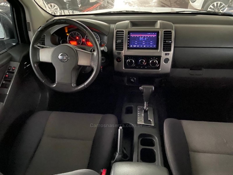 FRONTIER 2.5 SV ATTACK 4X4 CD TURBO ELETRONIC DIESEL 4P AUTOMÁTICO - 2015 - CANELA