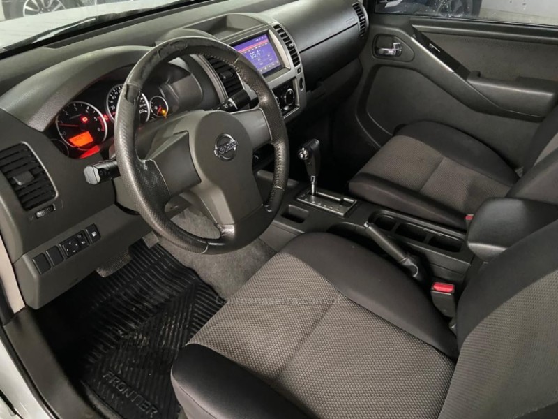 FRONTIER 2.5 SV ATTACK 4X4 CD TURBO ELETRONIC DIESEL 4P AUTOMÁTICO - 2015 - CANELA