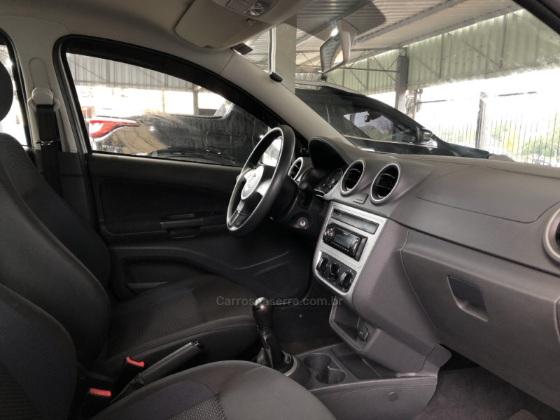 VOYAGE 1.6 MI TRENDLINE 8V FLEX 4P MANUAL - 2016 - BOM PRINCíPIO