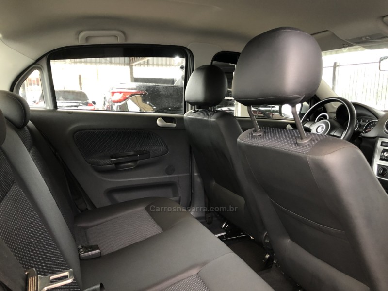 VOYAGE 1.6 MI TRENDLINE 8V FLEX 4P MANUAL - 2016 - BOM PRINCíPIO