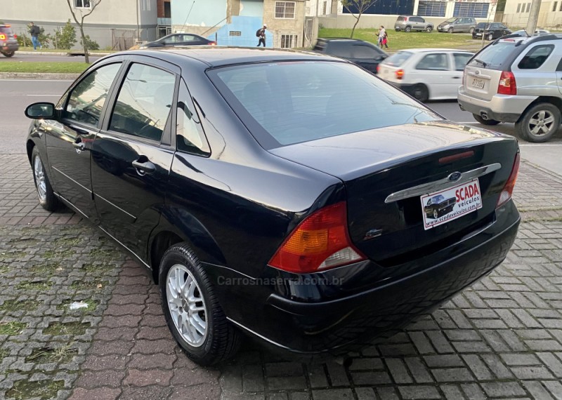 FOCUS 2.0 GHIA 16V GASOLINA 4P AUTOMÁTICO - 2005 - CAXIAS DO SUL