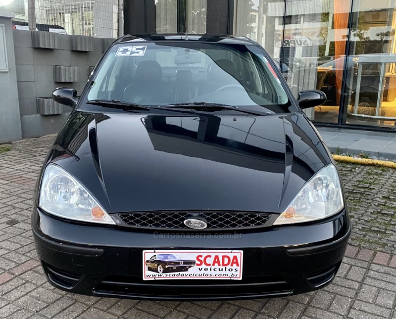 FOCUS 2.0 GHIA 16V GASOLINA 4P AUTOMÁTICO - 2005 - CAXIAS DO SUL